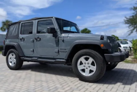 More photos of 2015 Jeep Wrangler Unlimited Sport at Jay Wolfe Auto Outlet, MO