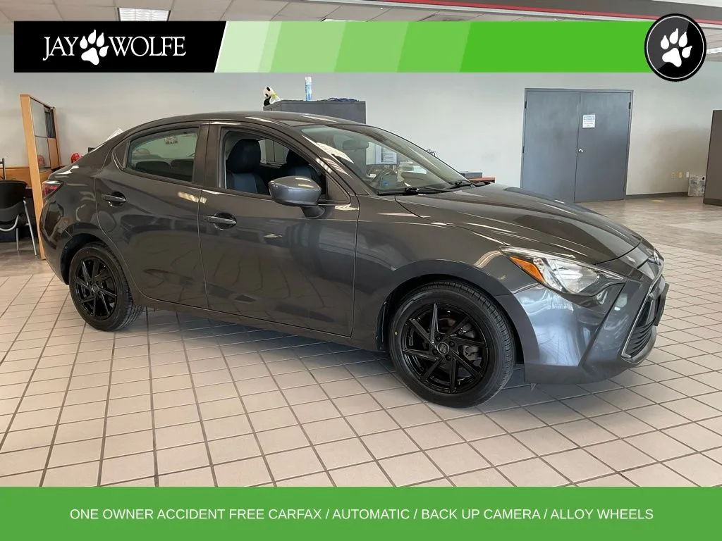 Gray 2018 Toyota Yaris iA for sale in Kansas City, MO