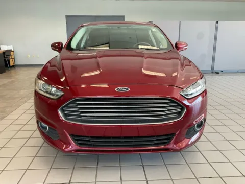 Photos of 2015 Ford Fusion SE for sale in Kansas City, MO at Jay Wolfe Auto Outlet