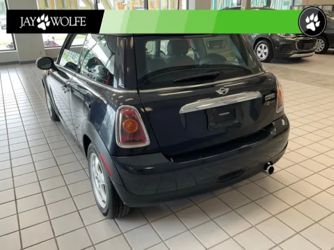 More photos of 2009 MINI Cooper at Jay Wolfe Auto Outlet, MO