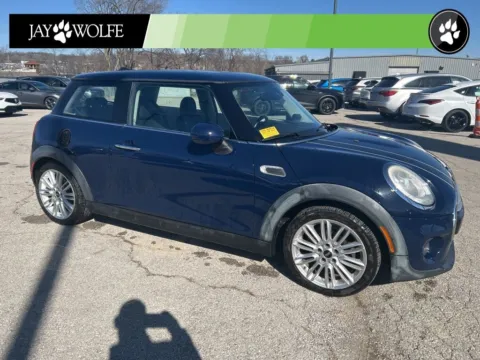 More photos of 2015 MINI Cooper at Jay Wolfe Auto Outlet, MO