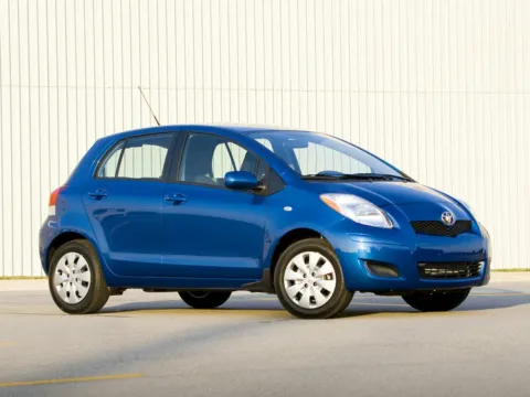 Black 2010 Toyota Yaris for sale in Kansas City, MO