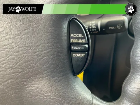 More photos of 2000 Dodge Neon Highline at Jay Wolfe Auto Outlet, MO