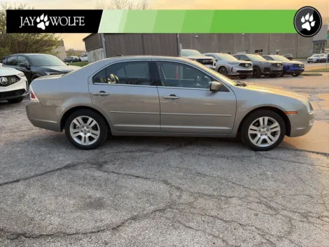 More photos of 2009 Ford Fusion SEL at Jay Wolfe Auto Outlet, MO