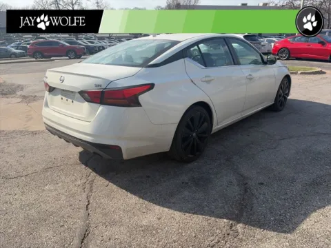More photos of 2019 Nissan Altima 2.5 SR at Jay Wolfe Auto Outlet, MO
