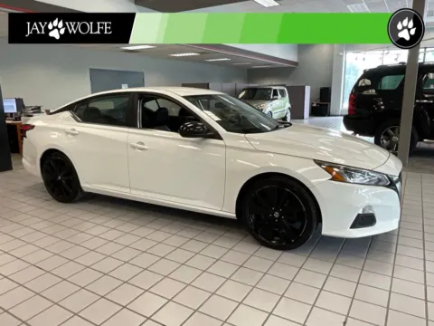 White 2019 Nissan Altima 2.5 SR for sale in Kansas City, MO