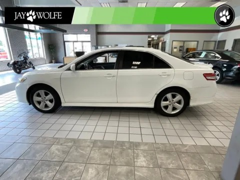 More photos of 2011 Toyota Camry SE at Jay Wolfe Auto Outlet, MO