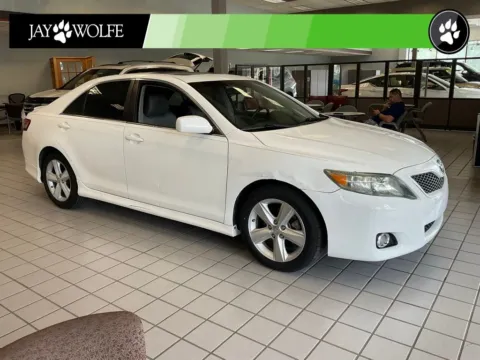 White 2011 Toyota Camry SE for sale in Kansas City, MO