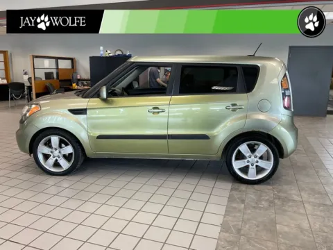 More photos of 2011 Kia Soul Exclaim at Jay Wolfe Auto Outlet, MO