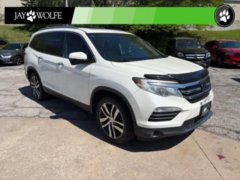 Another view of 2017 Honda Pilot Touring for sale in Kansas City, MO at Jay Wolfe Auto Outlet
