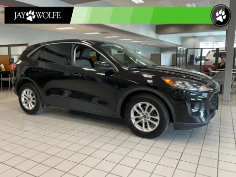 Black 2021 Ford Escape SE for sale in Kansas City, MO