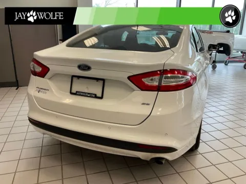 More photos of 2016 Ford Fusion SE at Jay Wolfe Auto Outlet, MO