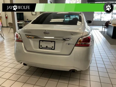 More photos of 2015 Nissan Altima 2.5 S at Jay Wolfe Auto Outlet, MO
