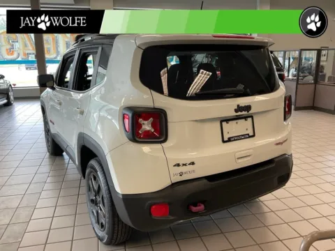 More photos of 2018 Jeep Renegade Trailhawk at Jay Wolfe Auto Outlet, MO