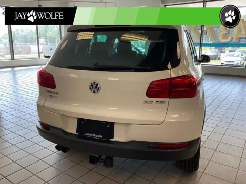 More photos of 2012 Volkswagen Tiguan S at Jay Wolfe Auto Outlet, MO