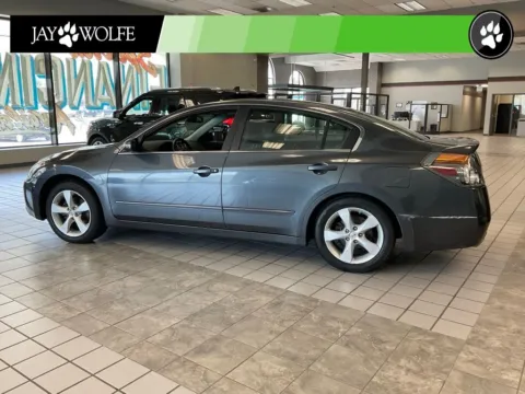 More photos of 2007 Nissan Altima 3.5 SE at Jay Wolfe Auto Outlet, MO