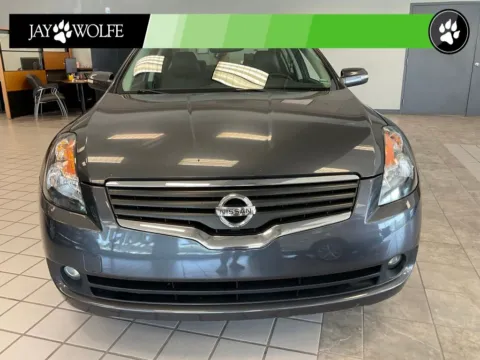 Photos of 2007 Nissan Altima 3.5 SE for sale in Kansas City, MO at Jay Wolfe Auto Outlet