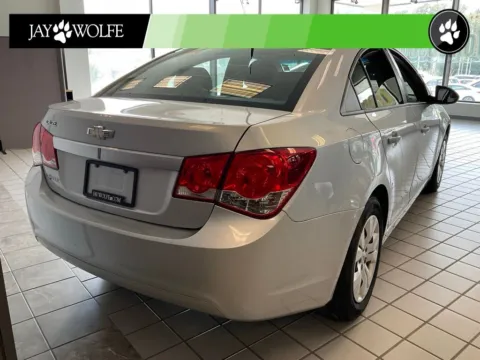 More photos of 2013 Chevrolet Cruze LS at Jay Wolfe Auto Outlet, MO