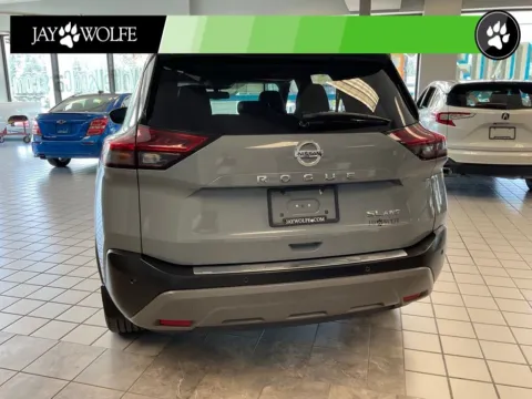 More photos of 2021 Nissan Rogue SL at Jay Wolfe Auto Outlet, MO