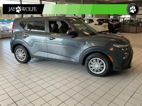 Gray 2020 Kia Soul LX for sale in Kansas City, MO