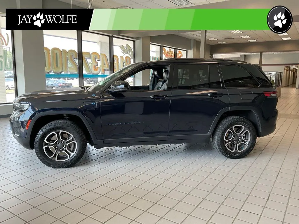 Jeep Grand Cherokee photo 3