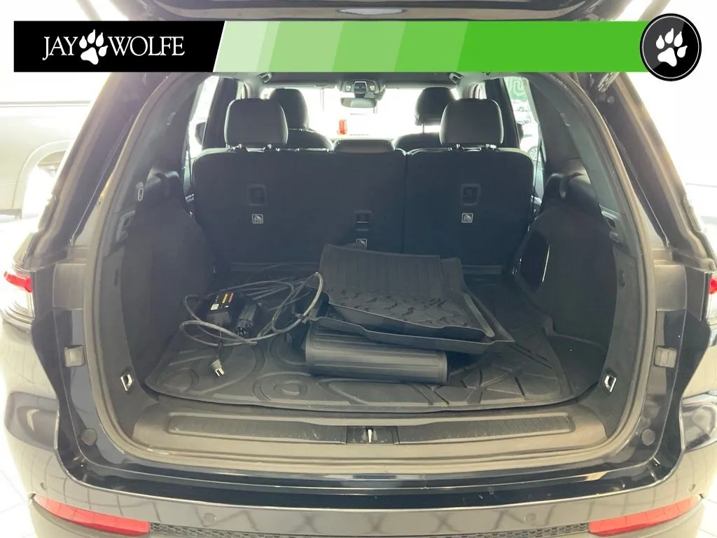 Jeep Grand Cherokee photo 24