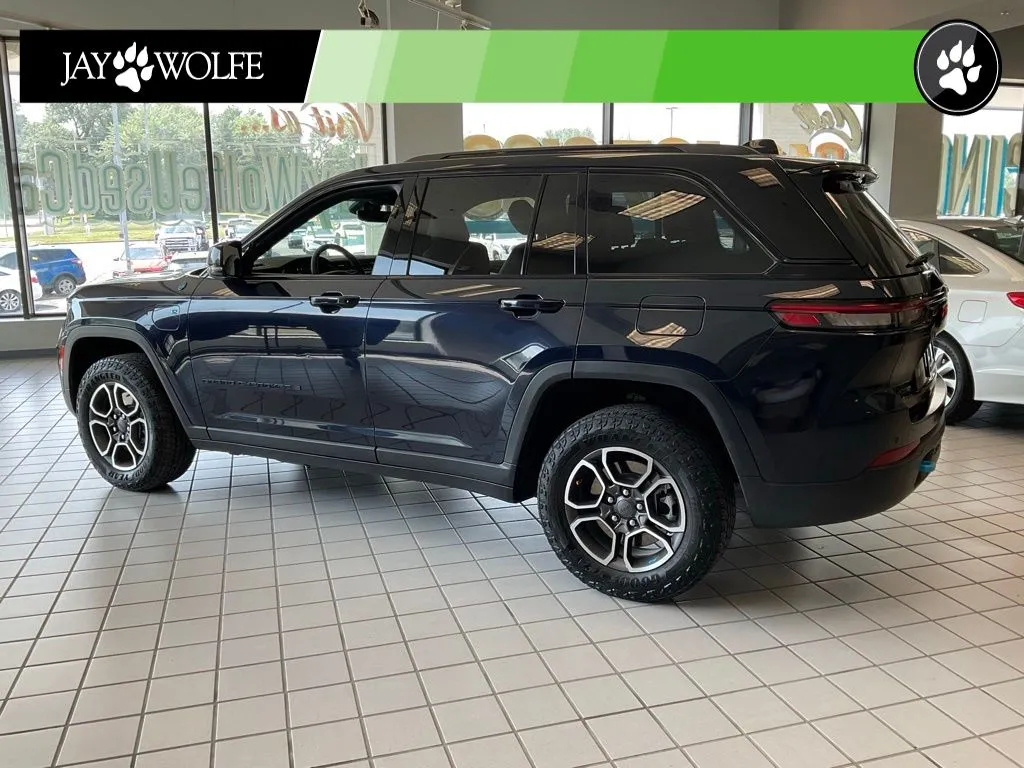 Jeep Grand Cherokee photo 4