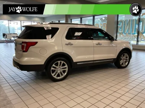 More photos of 2016 Ford Explorer Limited at Jay Wolfe Auto Outlet, MO