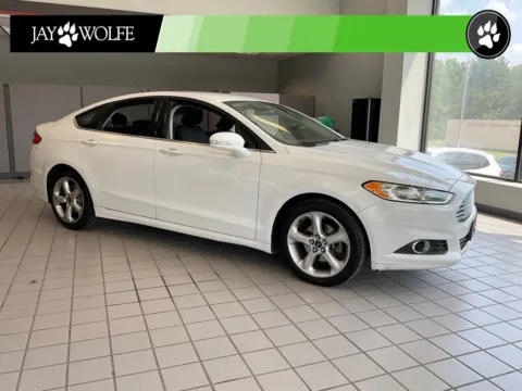 White 2016 Ford Fusion SE for sale in Kansas City, MO