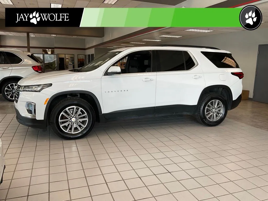 Chevrolet Traverse Limited photo 3