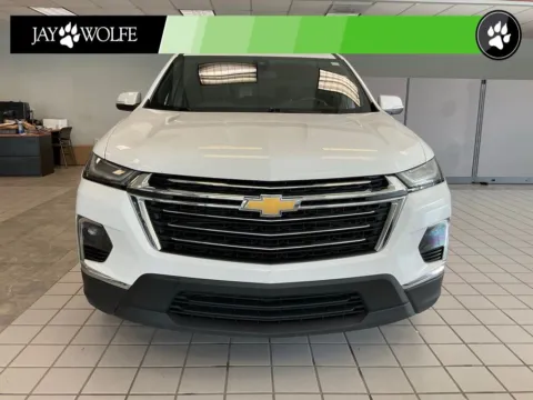 Photos of 2024 Chevrolet Traverse Limited LT Cloth for sale in Kansas City, MO at Jay Wolfe Auto Outlet