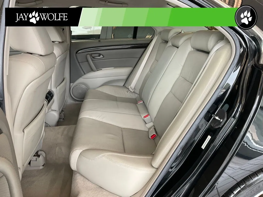 Acura RL photo 21