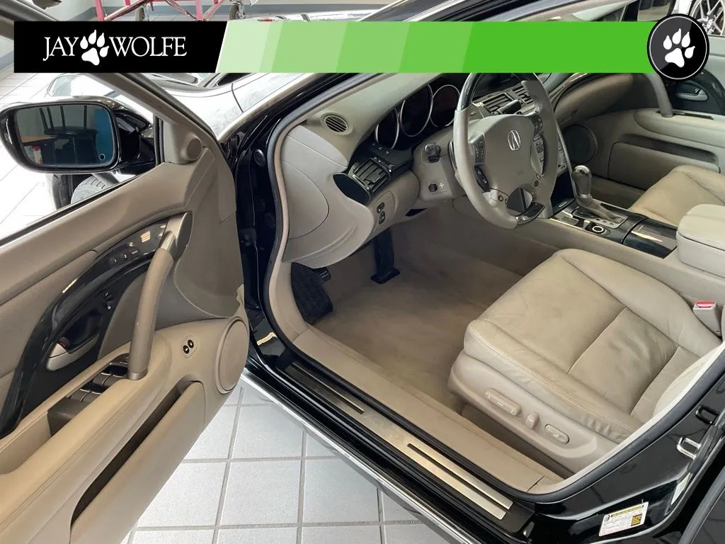Acura RL photo 9