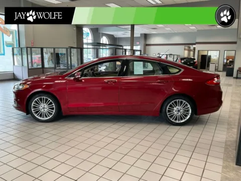 More photos of 2016 Ford Fusion SE at Jay Wolfe Auto Outlet, MO