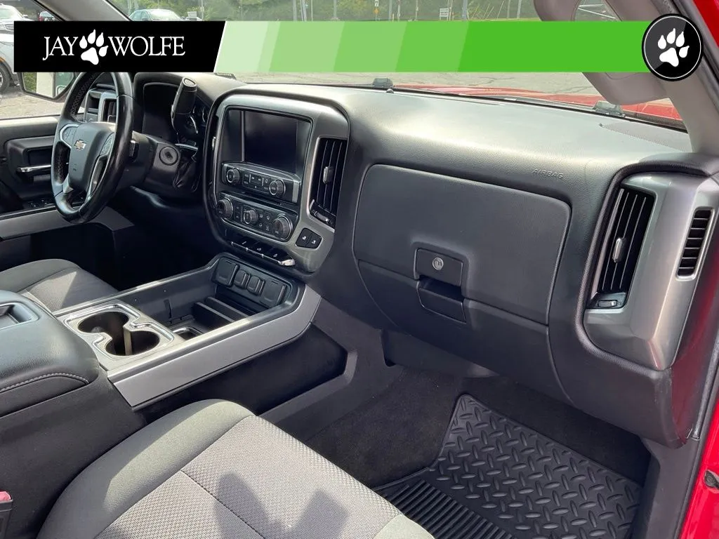 Chevrolet Silverado photo 18