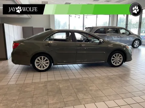 More photos of 2013 Toyota Camry Hybrid XLE at Jay Wolfe Auto Outlet, MO