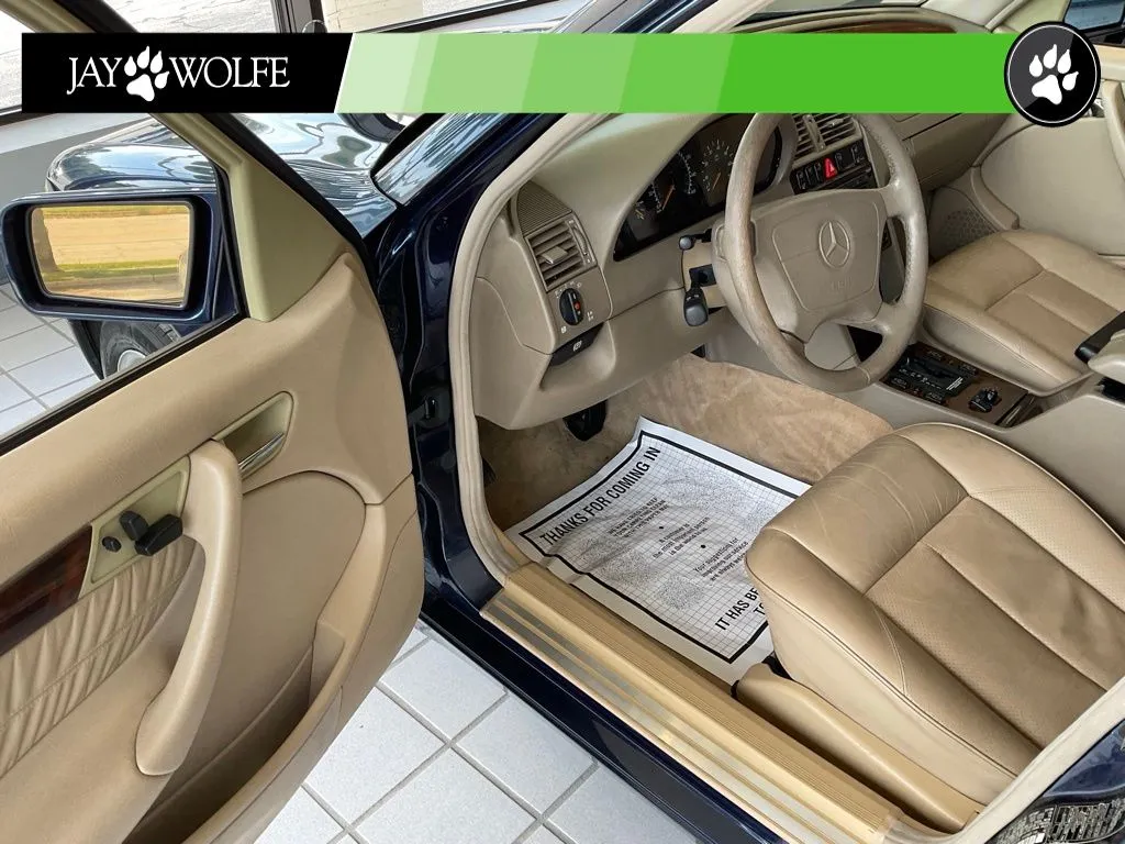 Mercedes-Benz C-Class photo 9