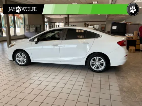 More photos of 2018 Chevrolet Cruze LT at Jay Wolfe Auto Outlet, MO