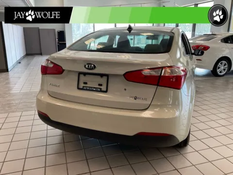 More photos of 2015 Kia Forte LX at Jay Wolfe Auto Outlet, MO