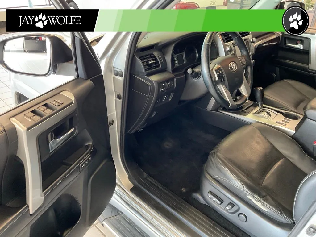 Toyota 4Runner photo 8