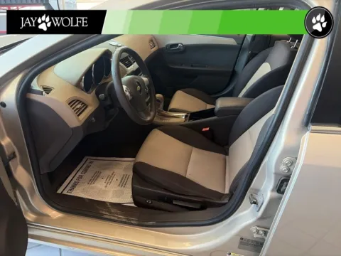 More photos of 2011 Chevrolet Malibu LS at Jay Wolfe Auto Outlet, MO