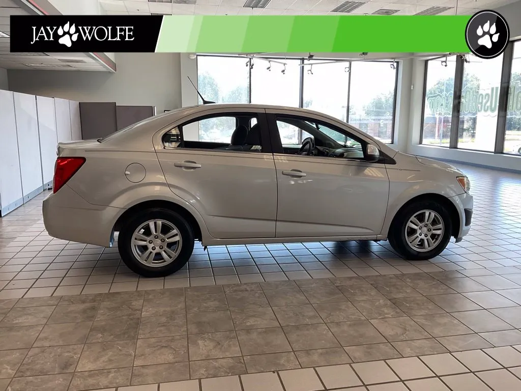 Chevrolet Sonic photo 6