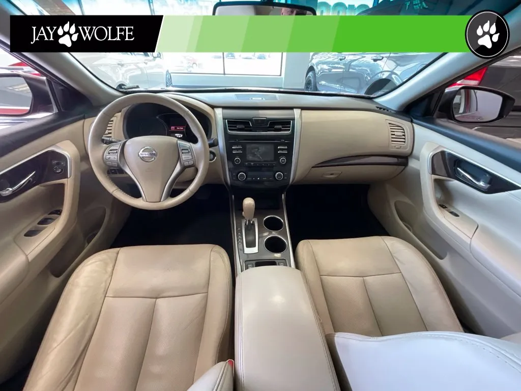 Nissan Altima photo 8
