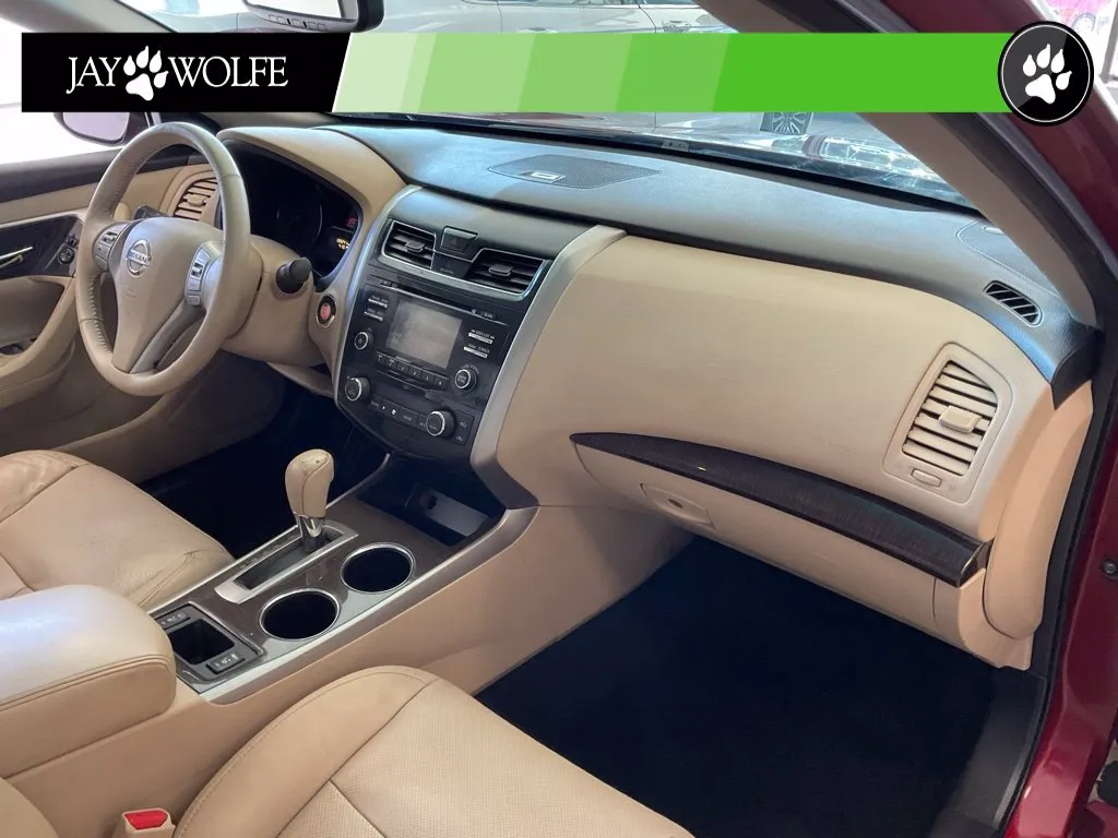 Nissan Altima photo 17