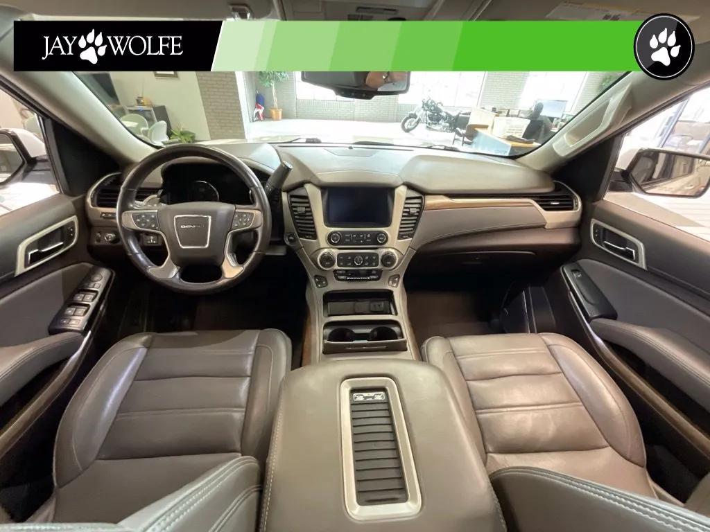 GMC Yukon photo 8