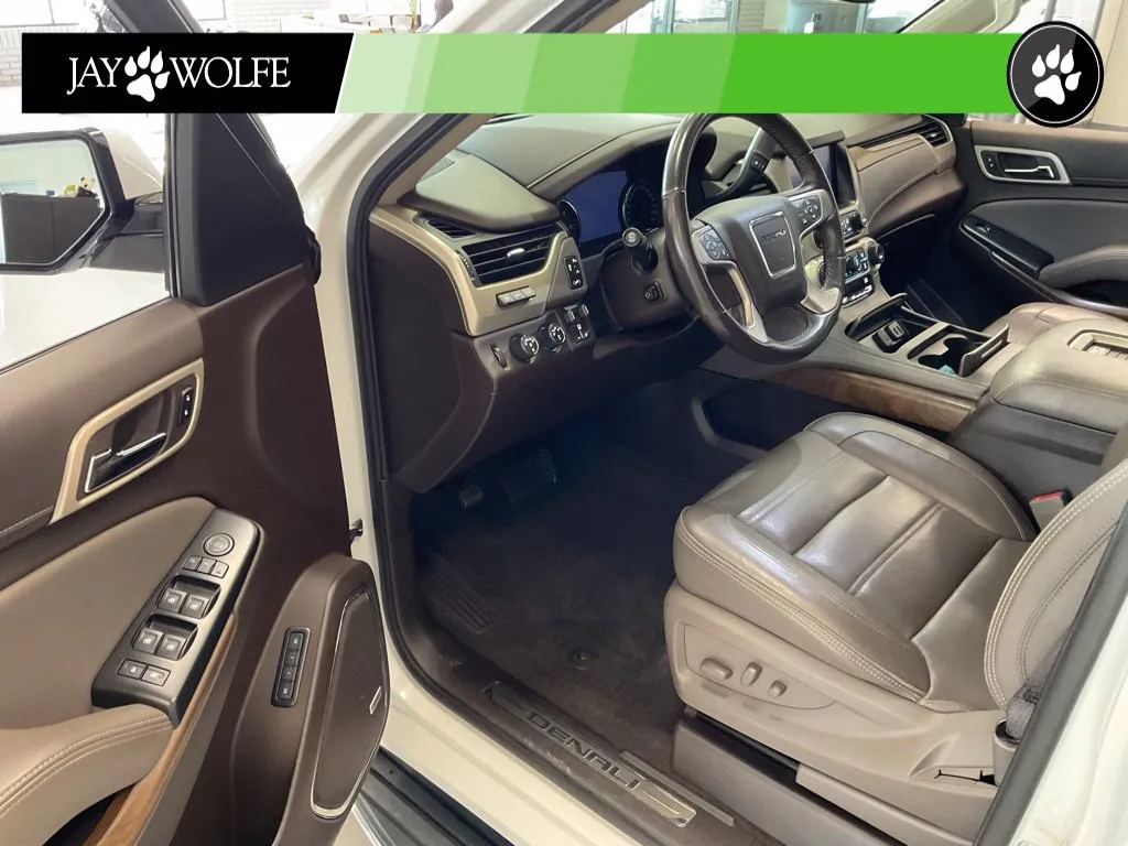 GMC Yukon photo 9