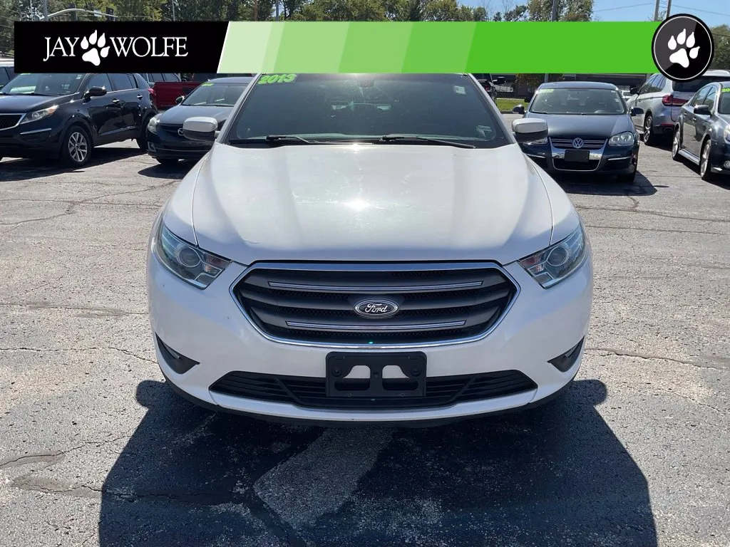 Ford Taurus photo 2