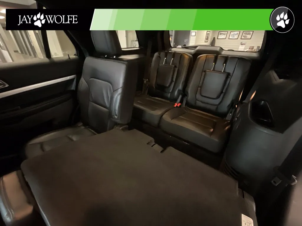 Ford Explorer photo 23