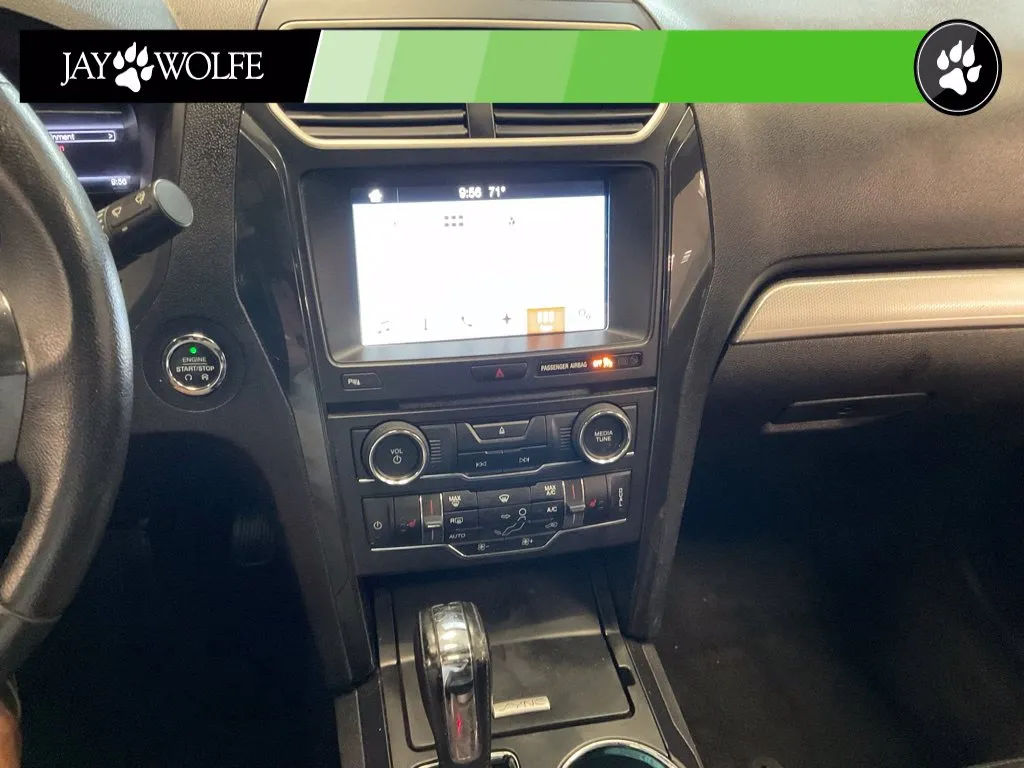 Ford Explorer photo 14