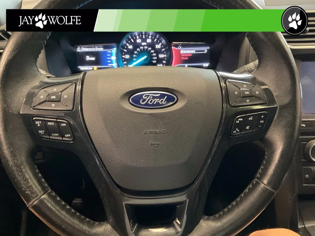 Ford Explorer photo 11